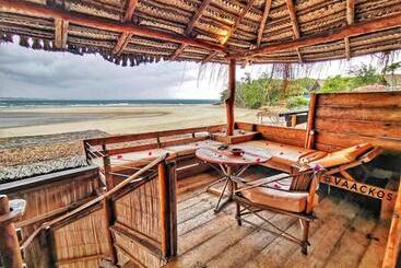 هتل Casa Na Praia Tofo  Beach Front