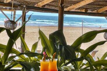 هتل Casa Na Praia Tofo  Beach Front