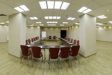 هتل Courtyard By Marriott Nizhny Novgorod City Center