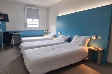 First Inn Hotel Paris Sud Les Ulis - Les Ulis