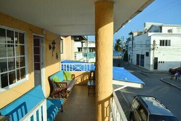 هتل Hostel Stingray