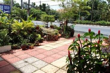 هتل Khao Lak Traveller Lodge