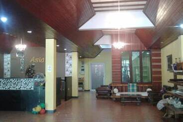 هتل Khao Lak Traveller Lodge