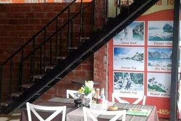 هتل Khao Lak Traveller Lodge