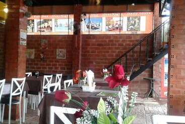 هتل Khao Lak Traveller Lodge