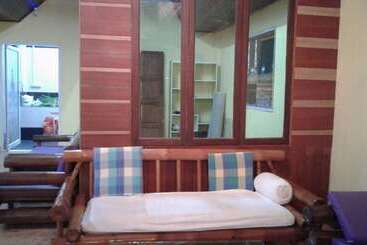 هتل Khao Lak Traveller Lodge