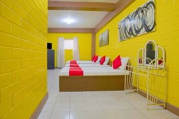 هتل La Maria Pension And Tourist Inn