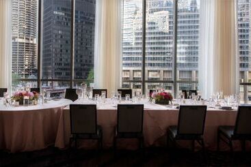 هتل Londonhouse Chicago Curio Collection By Hilton