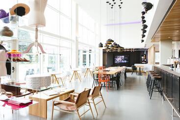 هتل Moxy Munich Airport