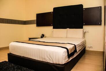 هتل Shervinton Executive Boutique