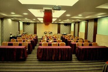 هتل Shervinton Executive Boutique