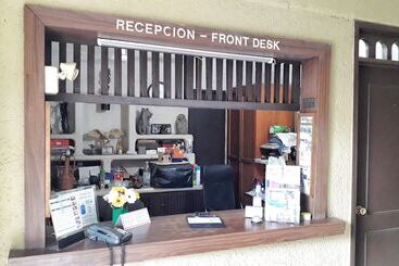 هتل Solimar Inn Suites