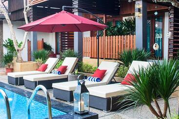 هتل Palette Telaga Terrace Boutique Resort