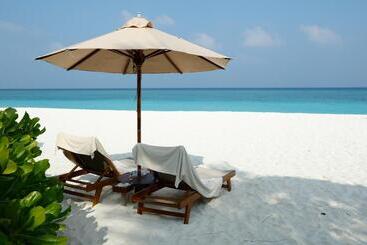 هتل The Barefoot Eco