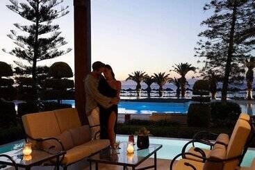 호텔 The Ixian Grand & All Suites  Adults Only