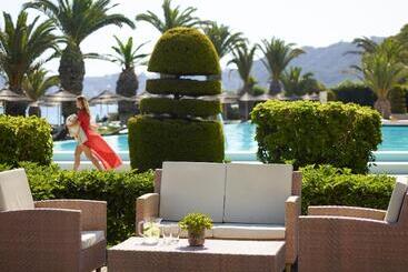 호텔 The Ixian Grand & All Suites  Adults Only