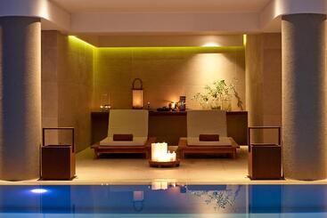 호텔 The Ixian Grand & All Suites  Adults Only