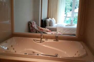 هتل The Privilege Residence