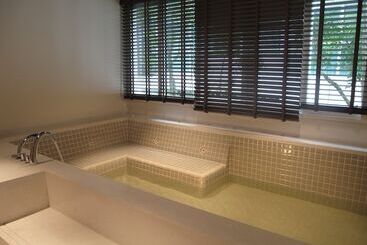 هتل The Privilege Residence