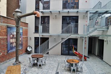 هتل Train Hostel