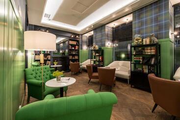 هتل Vincci The Mint