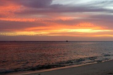 هتل Viwa Island Resort