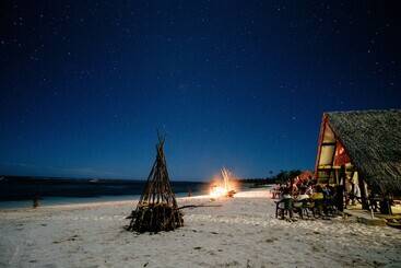 هتل Viwa Island Resort