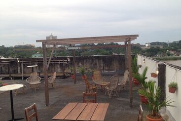 هتل Woodpecker Lodge Kuching