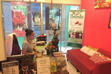 هتل Woodpecker Lodge Kuching