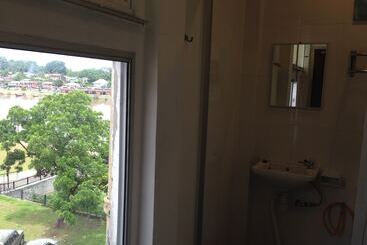 هتل Woodpecker Lodge Kuching