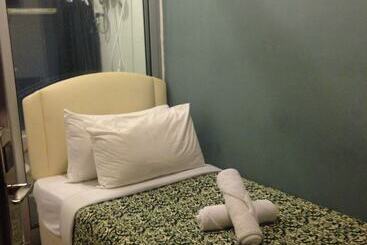 هتل Woodpecker Lodge Kuching