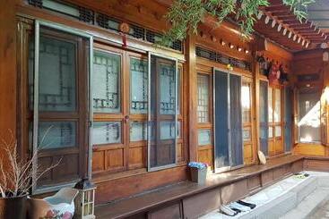 پانسیون Gongsimga Hanok Guesthouse