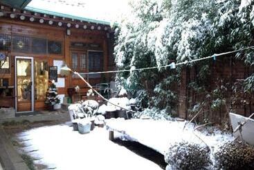 پانسیون Gongsimga Hanok Guesthouse