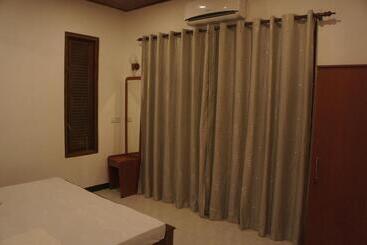 پانسیون Sam's Guest House