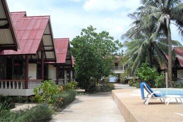 استراحتگاه Lanta Summer House 1