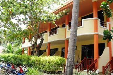 استراحتگاه Lanta Summer House 1