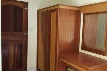 استراحتگاه Lanta Summer House 1