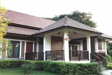 استراحتگاه Papai Country Lodge Sha