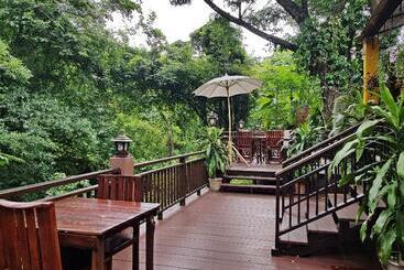 استراحتگاه Papai Country Lodge Sha