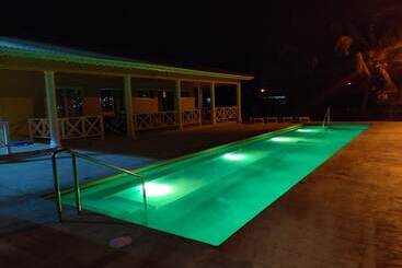 استراحتگاه Paradise Beach