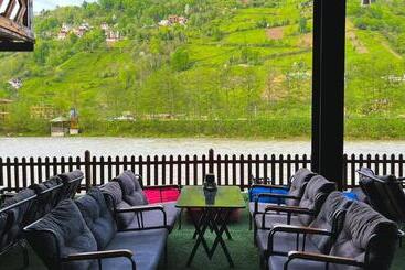 تختخواب و صبحانه Heaven Wooden Vip Bungalow