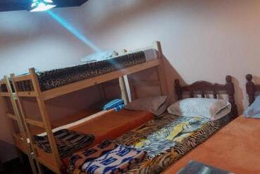 تختخواب و صبحانه Humapacha Hostel