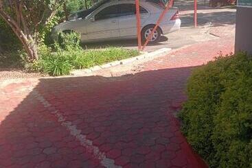 تختخواب و صبحانه Rz. Guesthouse Mafikeng