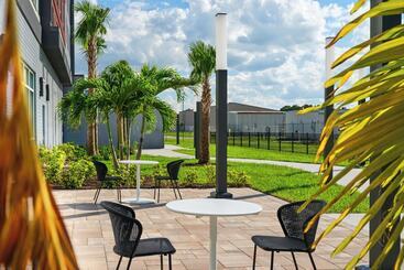 هتل Hyatt Place Melbourne Airport, Fl