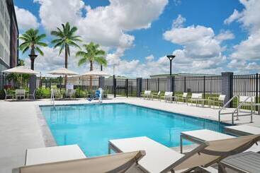 هتل Hyatt Place Melbourne Airport, Fl