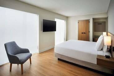 هتل Hyatt Place Melbourne Airport, Fl