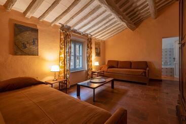 پانسیون La Foresteria Castell In Villa