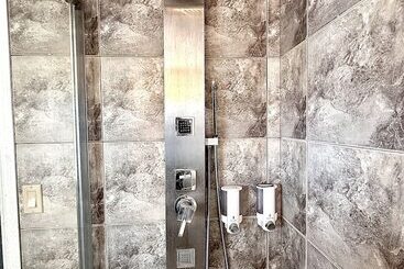 تختخواب و صبحانه Settlers Suites
