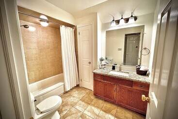 تختخواب و صبحانه Settlers Suites