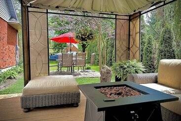 تختخواب و صبحانه Settlers Suites